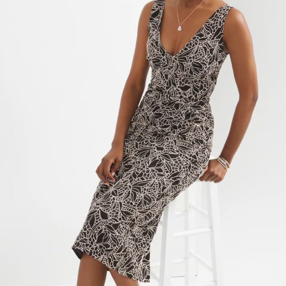 nwt $225 tags WHITE HOUSE BLACK MARKET premium all lace applique pencil dress 4